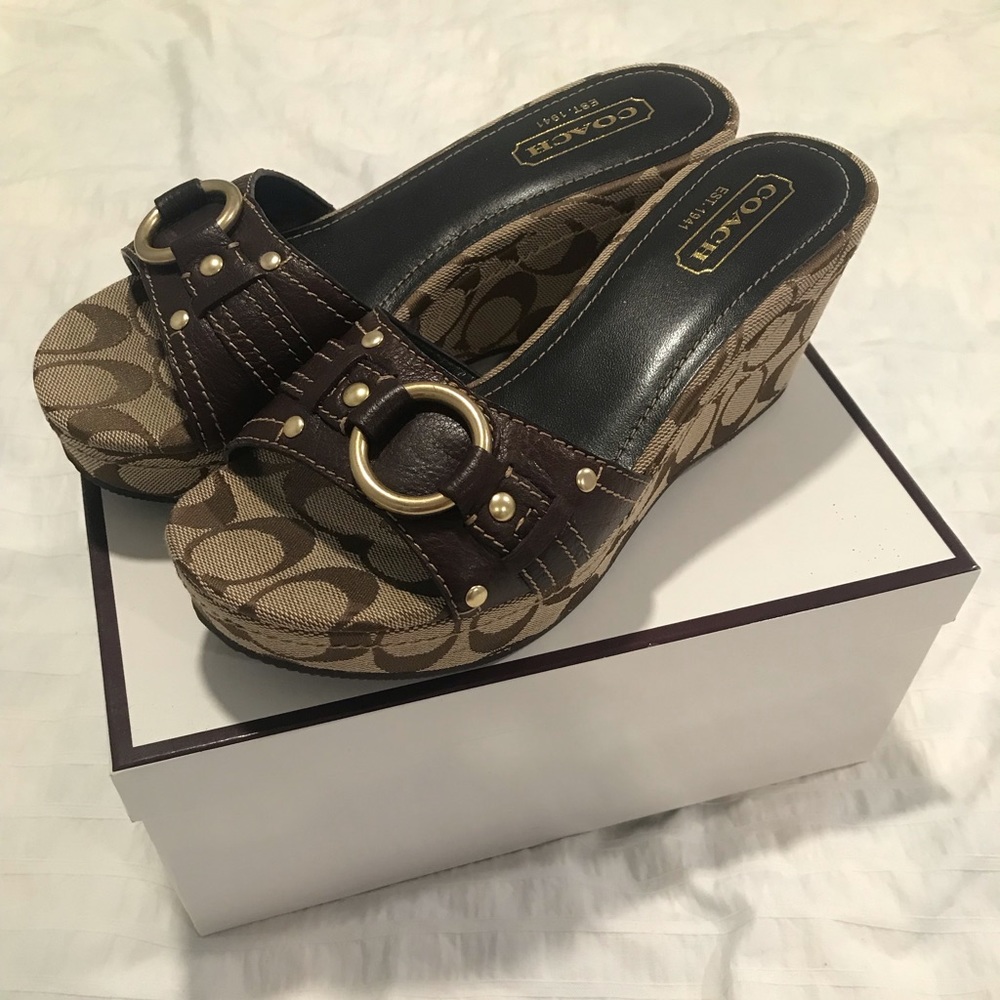 COACH Jaleesa sig